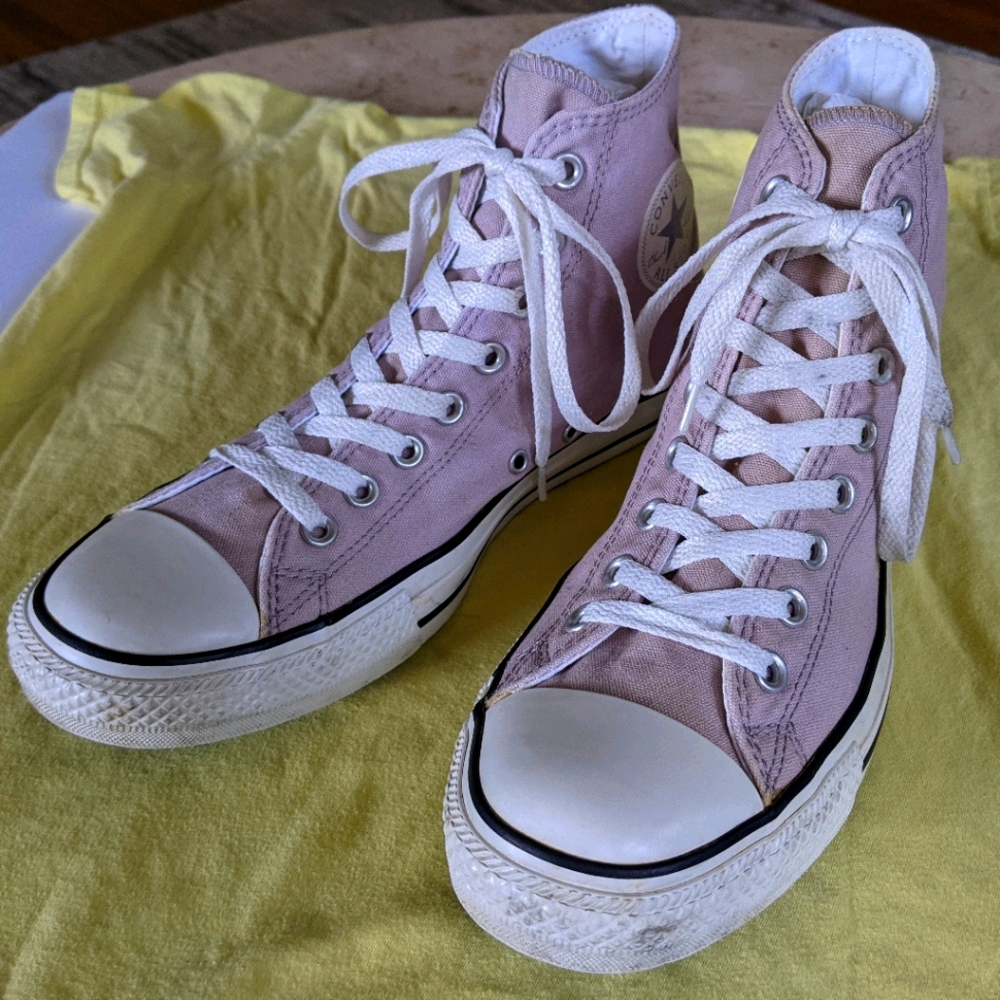 Lilac Converse